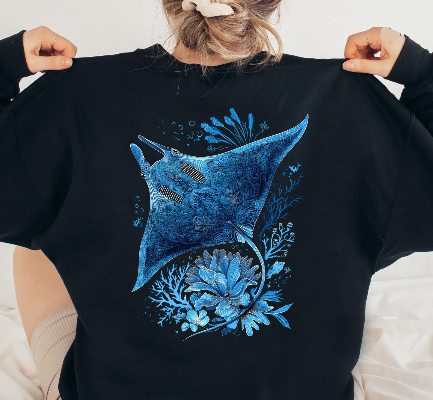 Manta Ray Sweatshirt V7